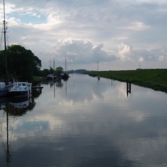 Reitdiep vanaf de brug bij Garnwerd
