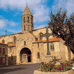 Collégiale Saint-Médard de Saugues